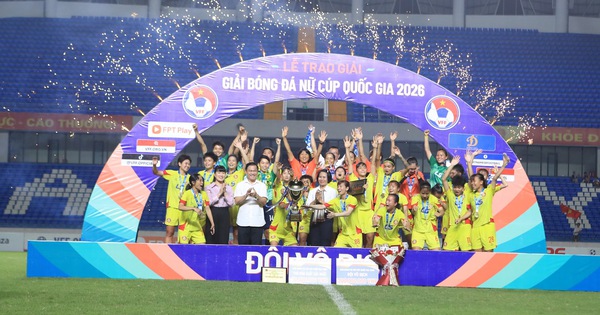 Chủ tịch VFF chúc mừng CLB nữ TP.HCM vô địch Cúp quốc gia 2026 - hình ảnh - playabc8.com