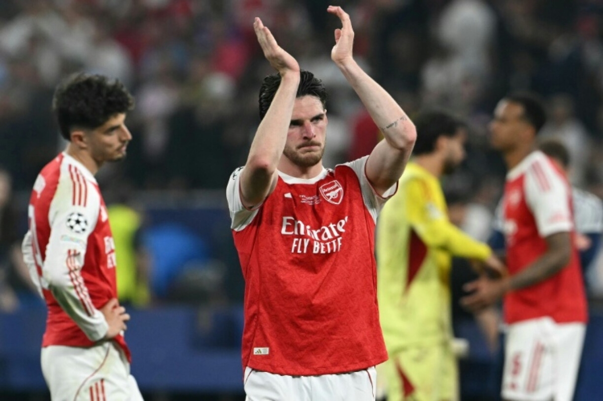 ABC8 chính thức: Rice bảo vệ Gabriel và Eze sau thất bại ở chung kết Champions League - hình ảnh - playabc8.com ABC8 chính thức: Rice bảo vệ Gabriel và Eze sau thất bại ở chung kết Champions League - hình ảnh - playabc8.com