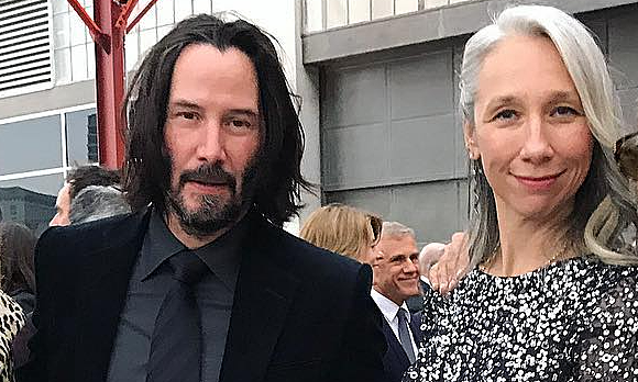 ABC8 hỗ trợ 24/7: Câu chuyện tình nghệ sĩ của Keanu Reeves và Alexandra Grant truyền cảm hứng cân bằng cuộc sống - hình ảnh - playabc8.com ABC8 hỗ trợ 24/7: Câu chuyện tình nghệ sĩ của Keanu Reeves và Alexandra Grant truyền cảm hứng cân bằng cuộc sống - hình ảnh - playabc8.com