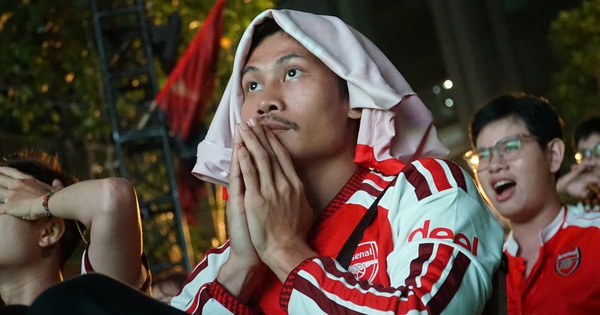 Diễn viên ‘Mưa đỏ’ thẫn thờ vì Arsenal bại trận! - hình ảnh - playabc8.com Diễn viên ‘Mưa đỏ’ thẫn thờ vì Arsenal bại trận! - hình ảnh - playabc8.com