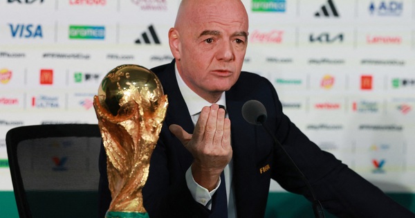 FIFA đề xuất đổi luật luân lưu giữa World Cup, Infantino bảo vệ ‘nghỉ uống nước’ - hình ảnh - playabc8.com