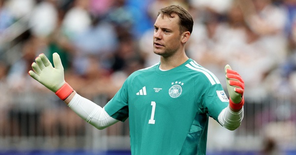 Manuel Neuer vi phạm luật FIFA ngày tái xuất đội tuyển Đức, may mắn thoát án phạt - hình ảnh - playabc8.com