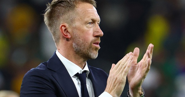 HLV Graham Potter chảy máu tai sau trận thắng Tunisia: Cận cảnh khoảnh khắc gây sốc tại World Cup 2026 - hình ảnh - playabc8.com