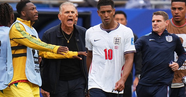 Ngôi sao đội tuyển Anh vi phạm luật mới của FIFA, lại lấy tay che miệng: Nguy cơ nhận án phạt nguội - hình ảnh - playabc8.com Ngôi sao đội tuyển Anh vi phạm luật mới của FIFA, lại lấy tay che miệng: Nguy cơ nhận án phạt nguội - hình ảnh - playabc8.com