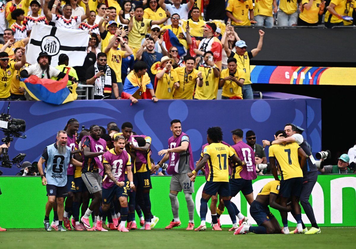 Ecuador quật ngã Đức, lách qua khe cửa hẹp vào vòng knock-out World Cup 2026 - hình ảnh - playabc8.com