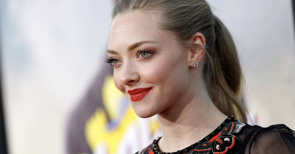 Minh tinh Amanda Seyfried phải thuê vệ sĩ bảo vệ vì vạ miệng: góc nhìn mới cho người chơi Việt - hình ảnh - playabc8.com Minh tinh Amanda Seyfried phải thuê vệ sĩ bảo vệ vì vạ miệng: góc nhìn mới cho người chơi Việt - hình ảnh - playabc8.com