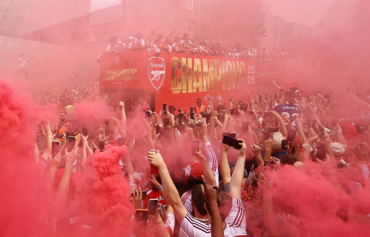Hơn 1,5 triệu người đổ ra đường ăn mừng chức vô địch Ngoại hạng Anh của Arsenal - hình ảnh - playabc8.com Hơn 1,5 triệu người đổ ra đường ăn mừng chức vô địch Ngoại hạng Anh của Arsenal - hình ảnh - playabc8.com