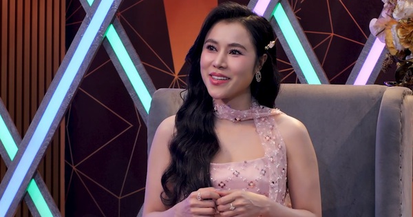 Ca sĩ Hồng Gấm và lựa chọn sống kín tiếng giữa thời đại ồn ào - hình ảnh - playabc8.com Ca sĩ Hồng Gấm và lựa chọn sống kín tiếng giữa thời đại ồn ào - hình ảnh - playabc8.com