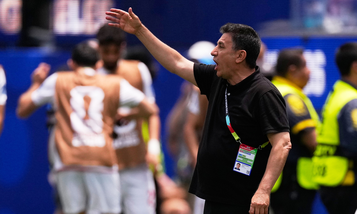 HLV Ghalenoei: ‘Iran bất bại là kỳ tích World Cup’ - hình ảnh - playabc8.com HLV Ghalenoei: ‘Iran bất bại là kỳ tích World Cup’ - hình ảnh - playabc8.com