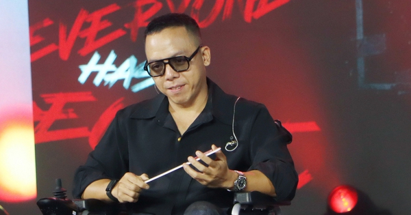 Hoàng Touliver ngồi xe lăn xuất hiện tại fan meeting, cộng đồng lo lắng - hình ảnh - playabc8.com Hoàng Touliver ngồi xe lăn xuất hiện tại fan meeting, cộng đồng lo lắng - hình ảnh - playabc8.com