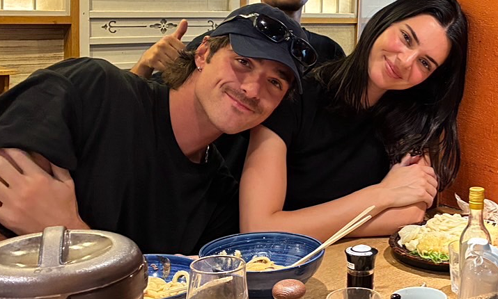 Ảnh Kendall Jenner và Jacob Elordi tại Nhật Bản gây sốt cộng đồng fan - hình ảnh - playabc8.com Ảnh Kendall Jenner và Jacob Elordi tại Nhật Bản gây sốt cộng đồng fan - hình ảnh - playabc8.com