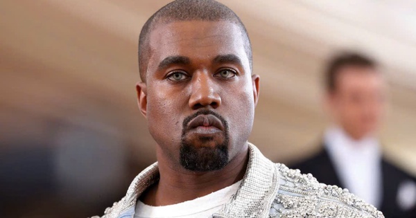 Kanye West bị cấm biểu diễn tại Ý: Hệ quả từ phát ngôn gây tranh cãi - hình ảnh - playabc8.com Kanye West bị cấm biểu diễn tại Ý: Hệ quả từ phát ngôn gây tranh cãi - hình ảnh - playabc8.com