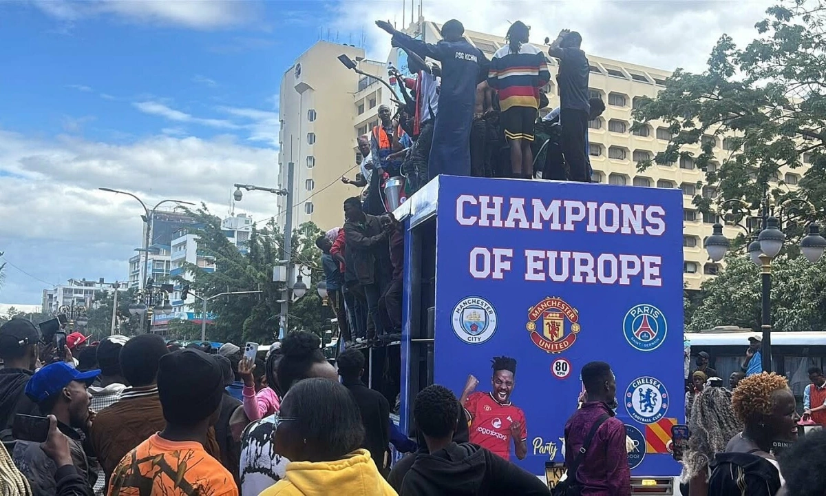 CĐV Man Utd dẫn đầu đoàn diễu hành ăn mừng thất bại của Arsenal tại Nairobi - hình ảnh - playabc8.com