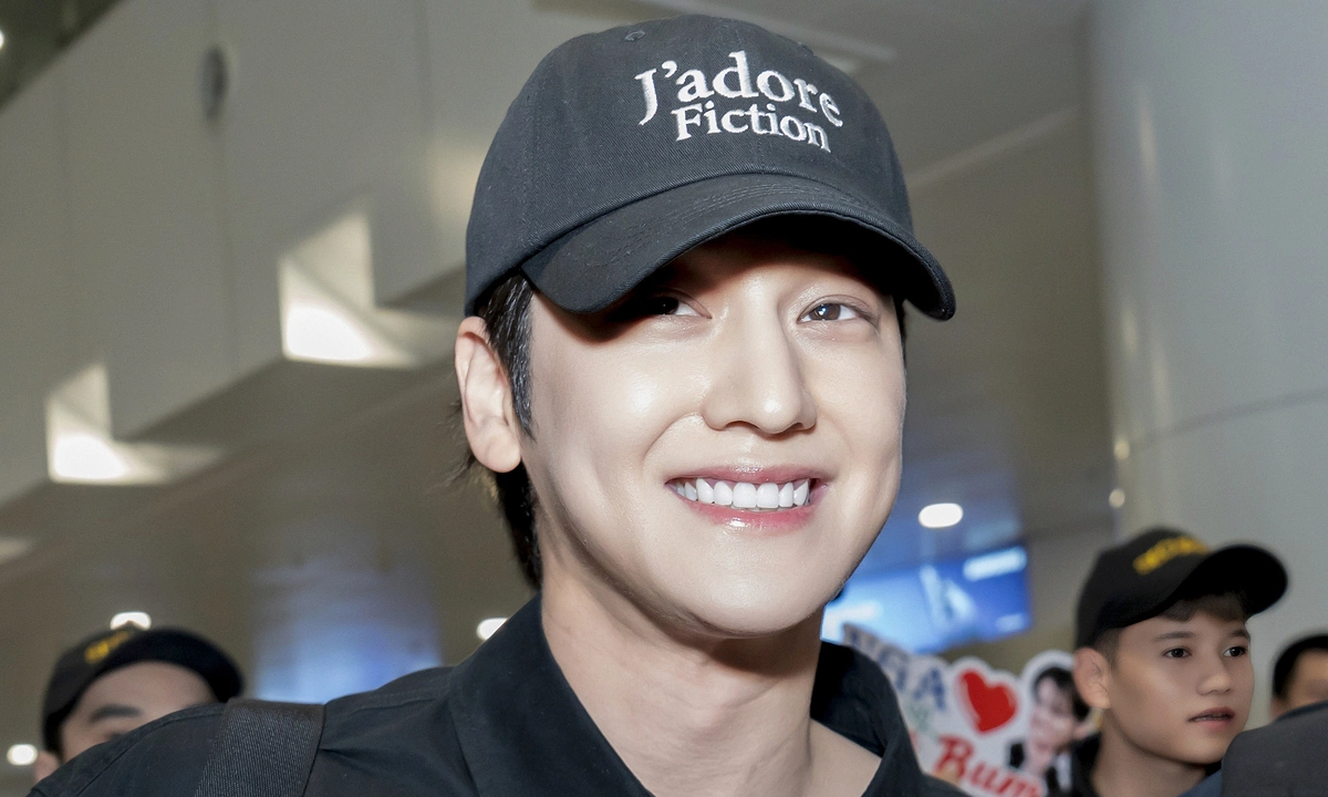 ABC8 Việt Nam: Kim Bum ‘Vườn sao băng’ gây sốt tại sân bay Nội Bài - hình ảnh - playabc8.com ABC8 Việt Nam: Kim Bum ‘Vườn sao băng’ gây sốt tại sân bay Nội Bài - hình ảnh - playabc8.com