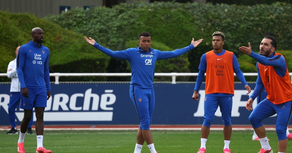 ‘Biến căng’ bao trùm đội tuyển Pháp, Mbappe bất mãn rời sân tập - hình ảnh - playabc8.com
