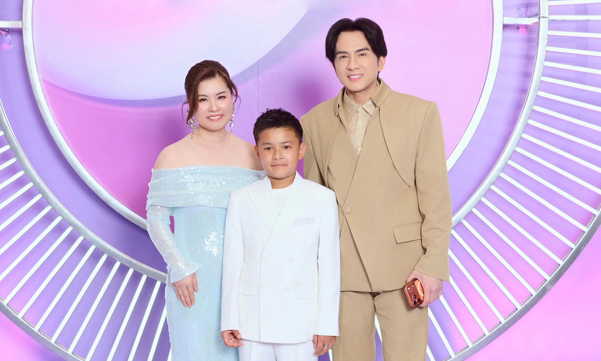 Đan Trường đưa vợ cũ và con trai đi sự kiện: góc nhìn mới cho người chơi Việt - hình ảnh - playabc8.com Đan Trường đưa vợ cũ và con trai đi sự kiện: góc nhìn mới cho người chơi Việt - hình ảnh - playabc8.com
