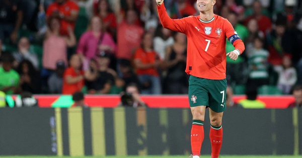 CR7 chưa phải ‘già nhất’ ở World Cup 2026: Huyền thoại 40+ và cơ hội cá cược hấp dẫn cùng ABC8 - hình ảnh - playabc8.com CR7 chưa phải ‘già nhất’ ở World Cup 2026: Huyền thoại 40+ và cơ hội cá cược hấp dẫn cùng ABC8 - hình ảnh - playabc8.com