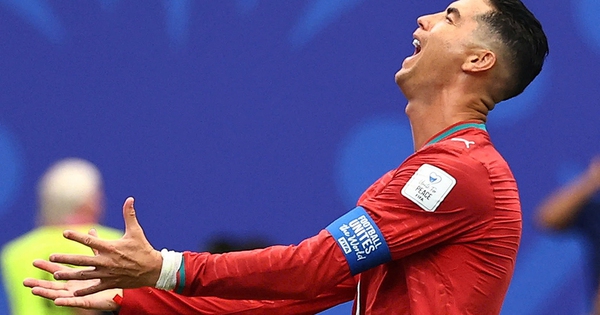 Đến lúc Ronaldo nên ngồi dự bị? - hình ảnh - playabc8.com