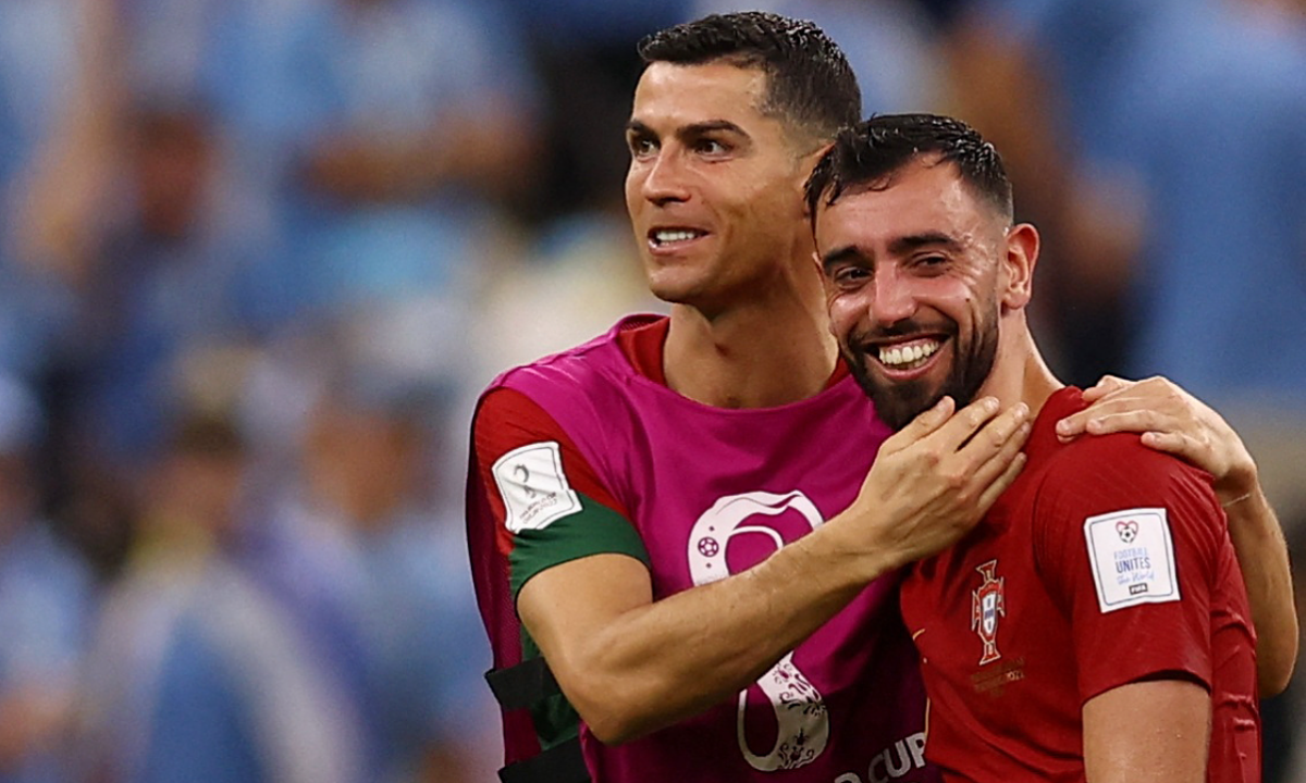 Fernandes được khuyên đình công nếu Ronaldo đá chính - hình ảnh - playabc8.com Fernandes được khuyên đình công nếu Ronaldo đá chính - hình ảnh - playabc8.com
