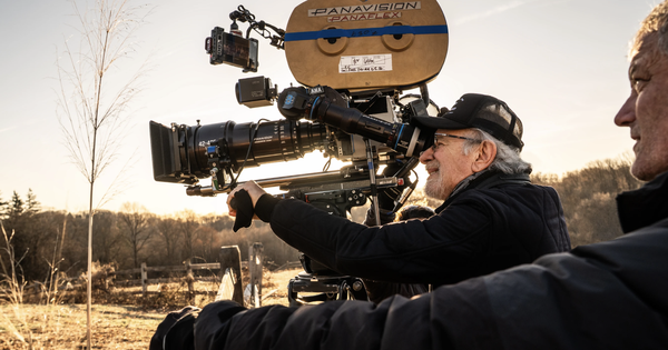 Bom tấn vừa ra mắt của Steven Spielberg gây tranh cãi: góc nhìn mới cho người chơi Việt - hình ảnh - playabc8.com Bom tấn vừa ra mắt của Steven Spielberg gây tranh cãi: góc nhìn mới cho người chơi Việt - hình ảnh - playabc8.com