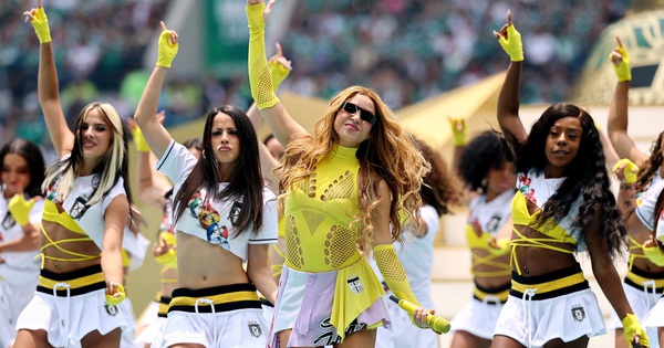 Shakira nhảy múa ăn mừng khi Colombia có vé đi tiếp, vì sao Ronaldo phải lo? - hình ảnh - playabc8.com