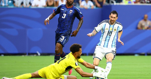 Khoảnh khắc Vozinha cản phá cú sút của Messi: Huyền thoại ở tuổi 40! - hình ảnh - playabc8.com Khoảnh khắc Vozinha cản phá cú sút của Messi: Huyền thoại ở tuổi 40! - hình ảnh - playabc8.com