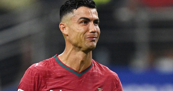 Ronaldo nghẹn ngào chia tay World Cup: Khoảnh khắc xúc động và cơ hội mới cùng ABC8 - hình ảnh - playabc8.com Ronaldo nghẹn ngào chia tay World Cup: Khoảnh khắc xúc động và cơ hội mới cùng ABC8 - hình ảnh - playabc8.com