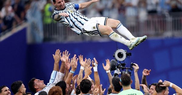 Roy Keane ca ngợi tinh thần ‘chiến đấu đường phố’ của Argentina sau kỳ tích lội ngược dòng không tưởng: góc nhìn mới cho người chơi Việt - hình ảnh - playabc8.com Roy Keane ca ngợi tinh thần ‘chiến đấu đường phố’ của Argentina sau kỳ tích lội ngược dòng không tưởng: góc nhìn mới cho người chơi Việt - hình ảnh - playabc8.com