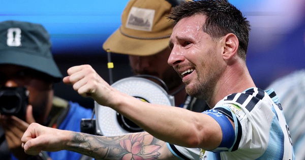 Messi nước mắt ràn rụa khi Argentina thắng nghẹt thở Ai Cập: Cảm xúc vỡ òa của nhà vua!: góc nhìn mới cho người chơi Việt - hình ảnh - playabc8.com