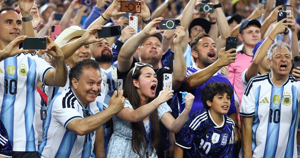 Messi trở về ‘nhà’ trước cuộc gặp Cabo Verde, cơn sốt lên đỉnh điểm - hình ảnh - playabc8.com Messi trở về ‘nhà’ trước cuộc gặp Cabo Verde, cơn sốt lên đỉnh điểm - hình ảnh - playabc8.com