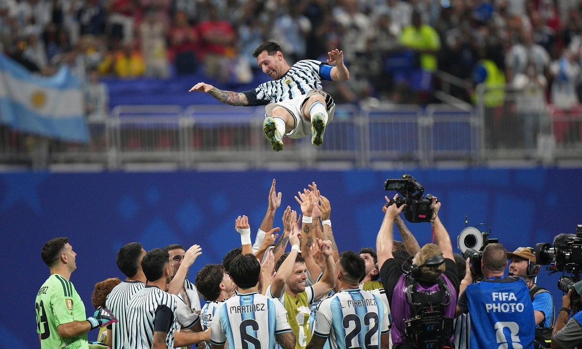ABC8 cược thể thao: Messi lập kỷ lục ghi bàn knock-out World Cup, Argentina ngược dòng thắng Ai Cập - hình ảnh - playabc8.com ABC8 cược thể thao: Messi lập kỷ lục ghi bàn knock-out World Cup, Argentina ngược dòng thắng Ai Cập - hình ảnh - playabc8.com